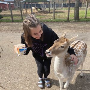 Meet your Posher, Annie